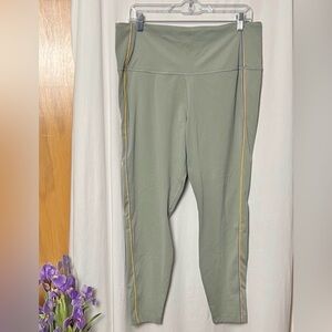 Nike Dri Fit 7/8 Leggings with Rainbow Stripe Size XXL